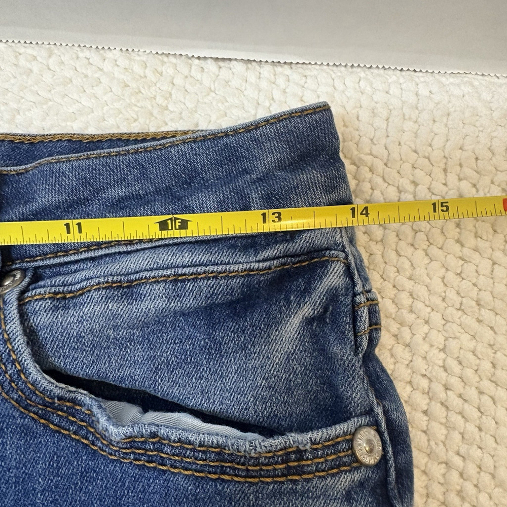 Almost Famous Teen Women’s Denim Shorts Size 5 Mid Rise Cuffed Blue Jean Beach - Picture 9 of 11